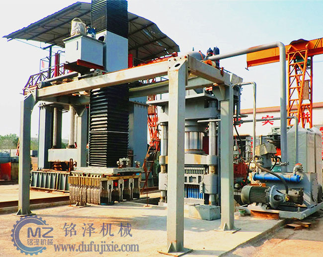 山東免托板液壓磚機視頻生產(chǎn)現(xiàn)場